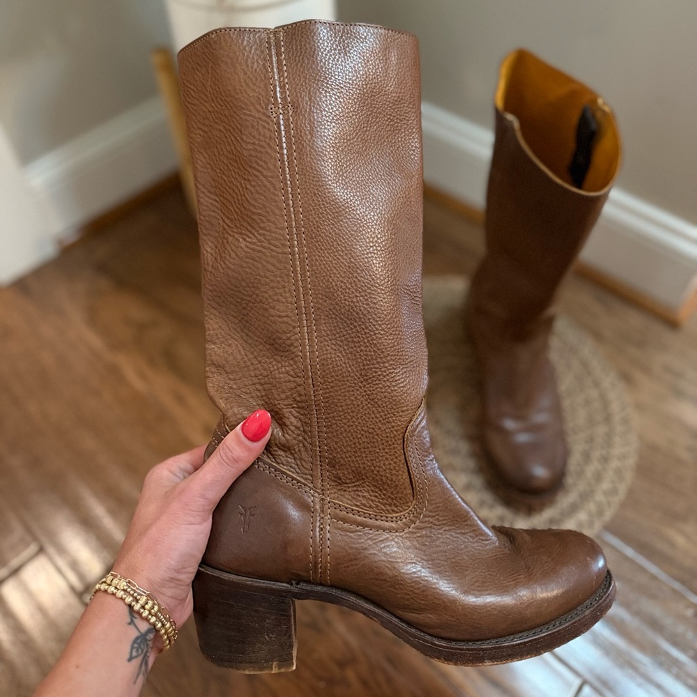 Frye Campus 14L Tall Leather Iconic Boots – Cognac Brown – Size [9 Women’s]